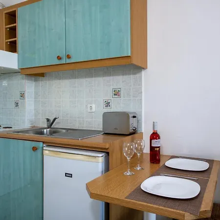 Sunrise Apartments Aparthotel 2*